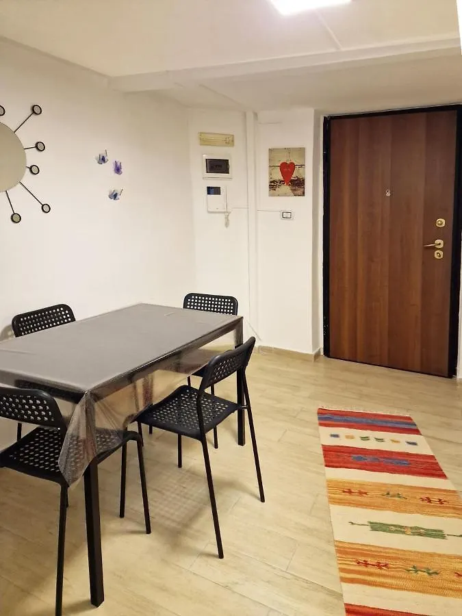 Saint George'S House 2 Bari Apartment 0*,